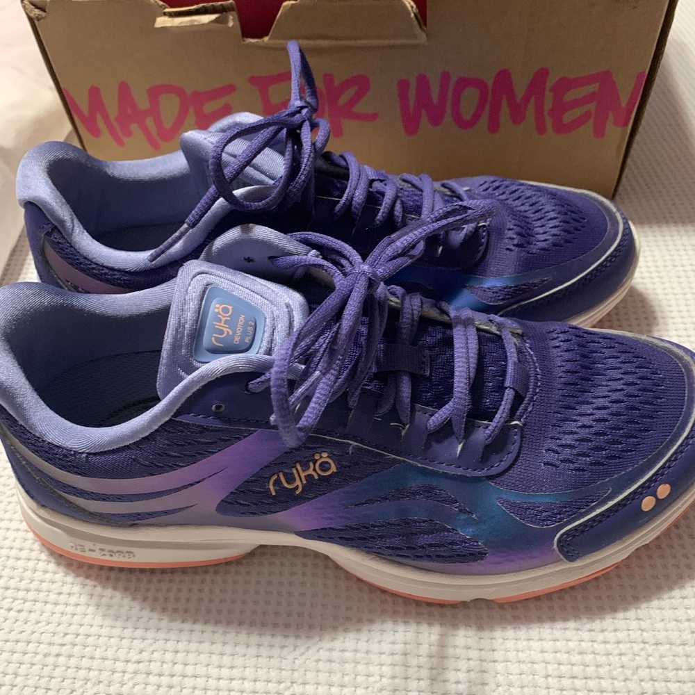 RYKA SNEAKERS